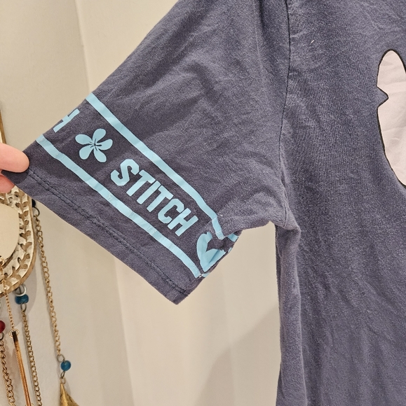 👕 2/$20Lilo & Stitch Tee Disney - Picture 4 of 7